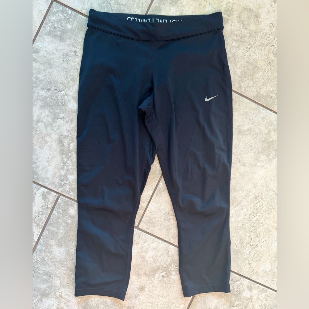 Nike cropped leggings - size medium